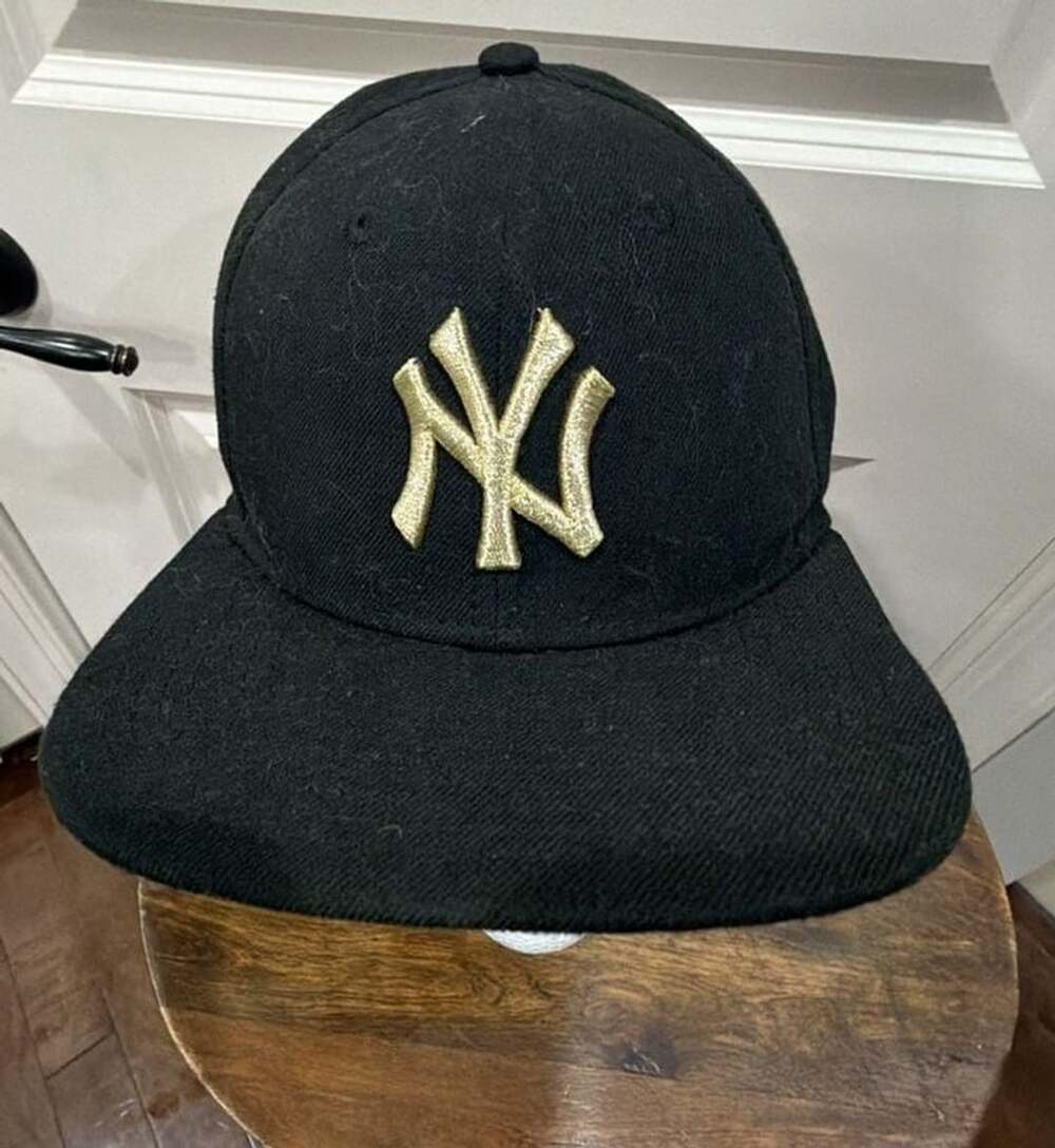 New Era New York Yankees 9Fifty Snapback Hat Black Gold